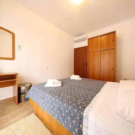 Knez - Relaxing Near The Sea On 3*
