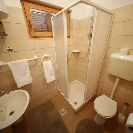 Casa de hóspedes Knez - Relaxing Near The Sea On 3*