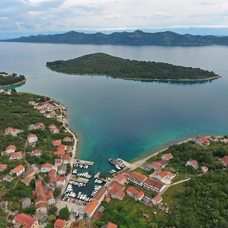 Knez - Relaxing Near The Sea On 3* Mali Iž