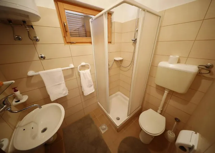 Affittacamere Knez - Relaxing Near The Sea On 3*