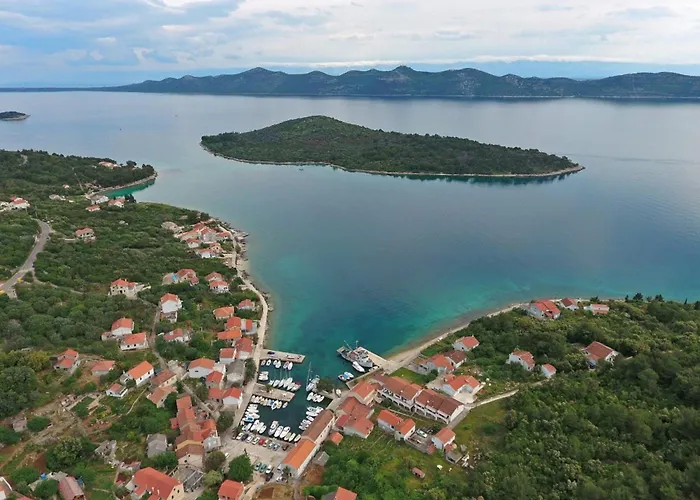Knez - Relaxing Near The Sea On 3*