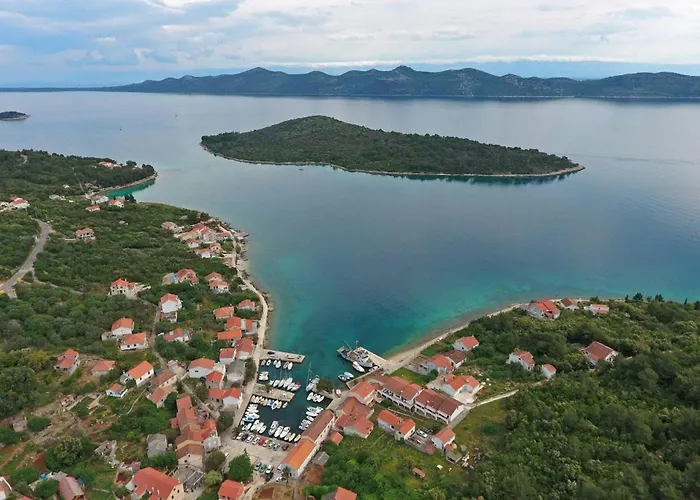 Knez - Relaxing Near The Sea On 3* Mali Iž