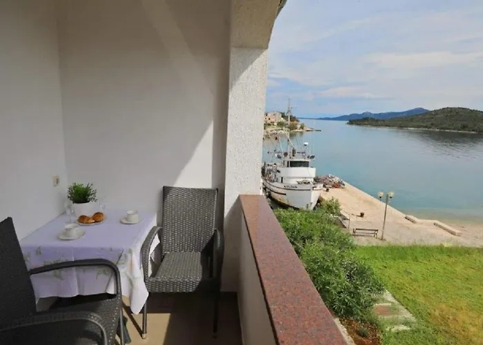 Affittacamere Knez - Relaxing Near The Sea On Mali Iž