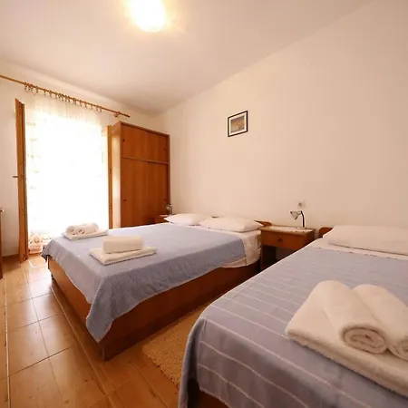 Knez - Relaxing Near The Sea On Gasthof