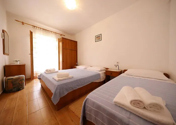 Knez - Relaxing Near The Sea On Guest house