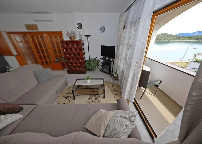Knez - Relaxing Near The Sea On Guest house 3*